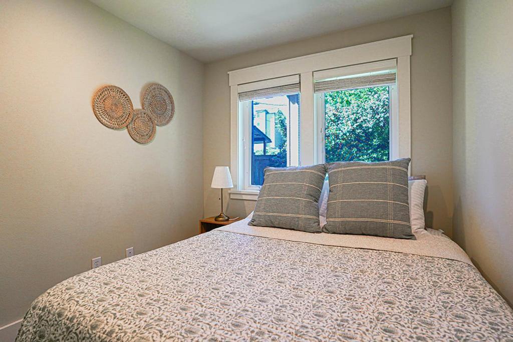 Exquisite Central Townhome With Spacious Loft And Gourmet Kitchen Seattle Exterior photo